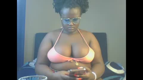 Snapshot of montel22 chatting on December 2024 02:31:02 AM montel22 online show from December 2024 02:31:02 AM