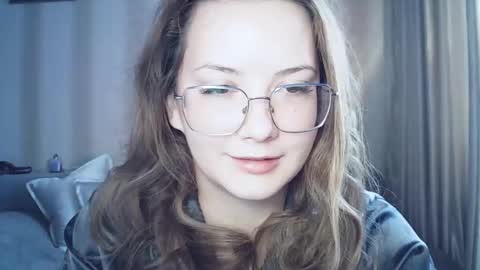 moodiemira online show from February 2026 01:18:01 PM