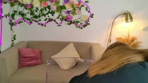 Moon  Bunny online show from February 2026 12:26:01 PM