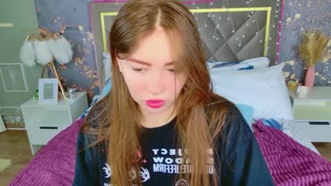 Moon  Bunny online show from April 2026 03:31:02 PM