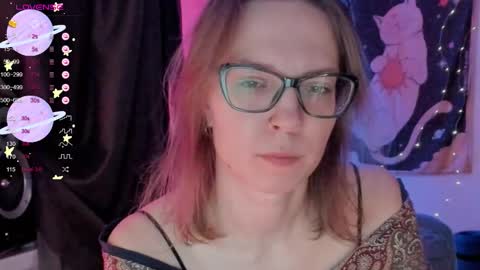 Roxy online show from October 2025 08:19:01 PM