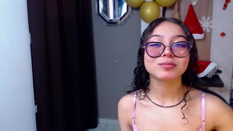 moon_and_fire_ online show from November 2025 05:27:02 AM