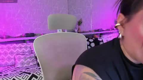 Snapshot of moon_lightt9 chatting on June 2026 02:53:01 AM Sarah online show from June 2026 02:53:01 AM