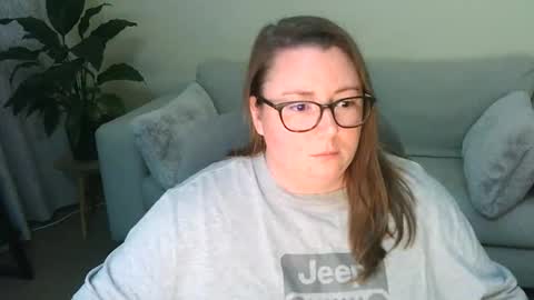 Moon Petal online show from October 2025 06:08:02 PM