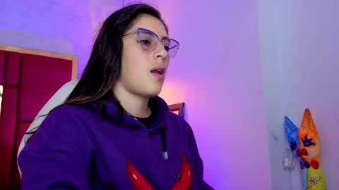Snapshot of moon_winy chatting on May 2026 12:10:02 PM Winy online show from May 2026 12:10:02 PM