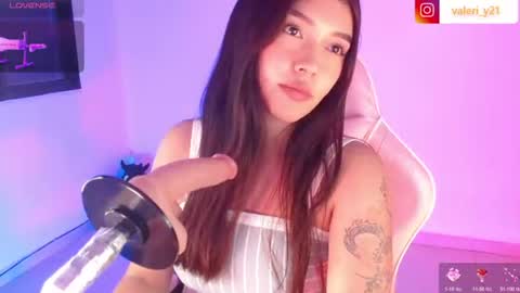 Snapshot of moonbella_bell chatting on July 2026 04:04:02 AM bell online show from July 2026 04:04:02 AM