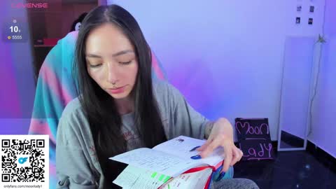 MOON  online show from December 2024 12:19:01 AM