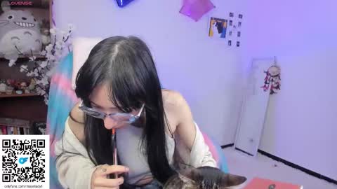 MOON  online show from September 2025 01:18:01 AM