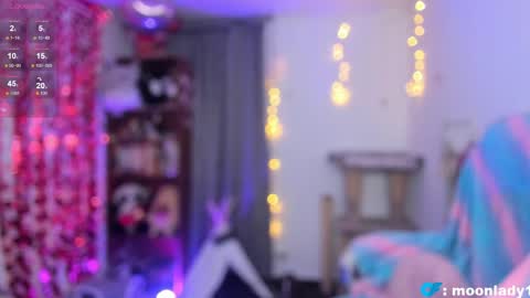 Snapshot of moonlady_ chatting on April 2026 02:14:02 AM MOON online show from April 2026 02:14:02 AM