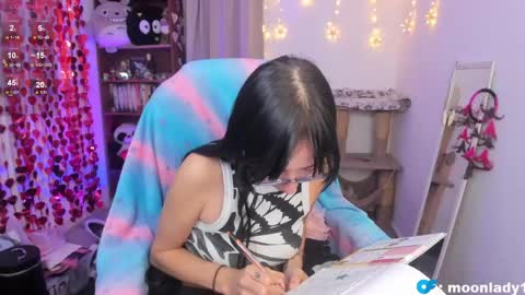 Snapshot of moonlady_ chatting on April 2026 03:22:01 AM MOON online show from April 2026 03:22:01 AM