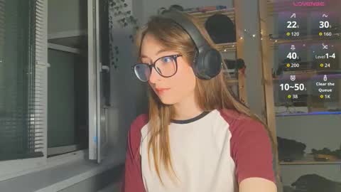 Snapshot of moonlight__lovers chatting on September 2025 09:28:02 PM Dana online show from September 2025 09:28:02 PM