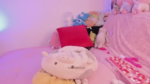moonliight__ online show from May 2026 04:03:01 PM