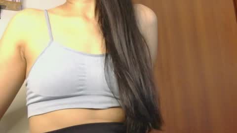 Snapshot of moonlunita_ chatting on April 2026 11:21:02 PM Luna online show from April 2026 11:21:02 PM