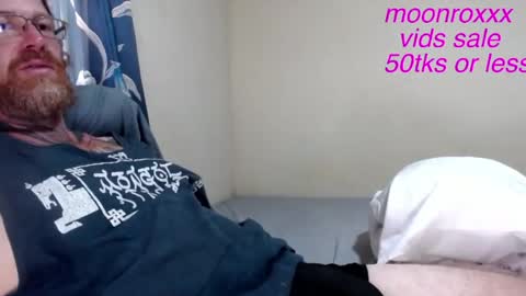 Snapshot of moonroxxx chatting on July 2026 07:08:02 PM Scott and online show from July 2026 07:08:02 PM