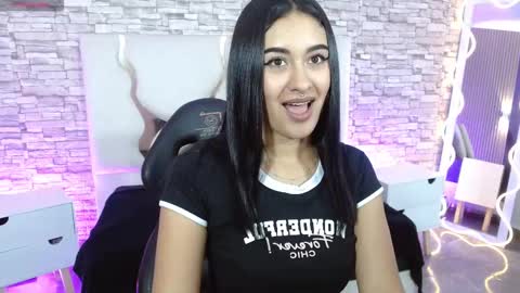 Snapshot of moonshine_tay chatting on November 2025 03:39:01 AM Moon online show from November 2025 03:39:01 AM