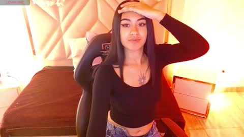 Snapshot of moonshine_tay chatting on November 2025 06:46:01 AM Moon online show from November 2025 06:46:01 AM