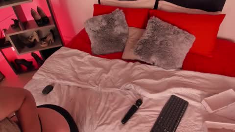 Michelle online show from October 2025 12:41:02 PM