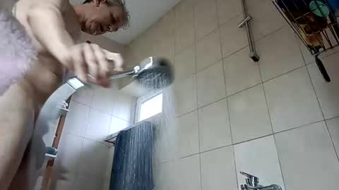 moos1 online show from April 2026 04:52:02 AM