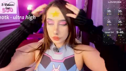 Morana Mayer online show from November 2025 06:40:01 PM