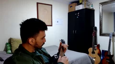 Abelardo online show from October 2025 04:40:01 AM