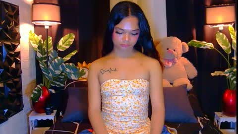 Snapshot of morena_cockts chatting on November 2025 02:05:01 PM rondina online show from November 2025 02:05:01 PM