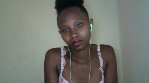 Snapshot of morgane_69 chatting on May 2026 08:10:01 AM morgane_69 online show from May 2026 08:10:01 AM