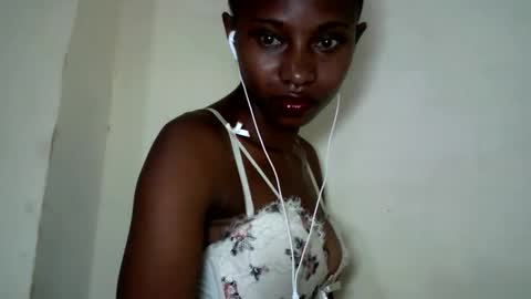 Snapshot of morgane_69 chatting on June 2026 08:15:02 PM morgane_69 online show from June 2026 08:15:02 PM