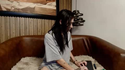 Snapshot of morganevans_t chatting on February 2026 12:15:02 PM morganevans_t online show from February 2026 12:15:02 PM