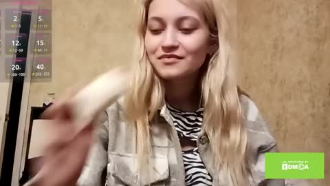 Snapshot of morgankesey chatting on April 2026 09:37:02 PM Eva is here now help me get 50 thumbs up pls online show from April 2026 09:37:02 PM