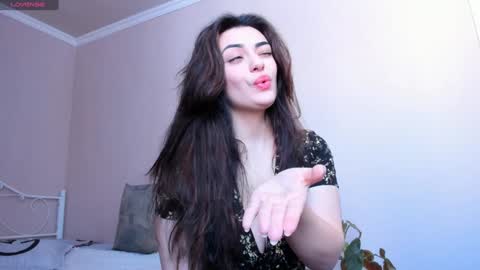 Snapshot of moroccan_diamond_ chatting on January 2025 09:15:01 AM Medina online show from January 2025 09:15:01 AM
