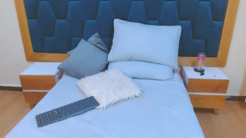 morrigan_luxus online show from April 2026 06:53:01 PM