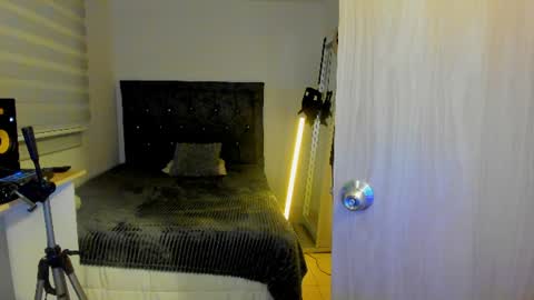Snapshot of morthy_downey chatting on June 2026 11:31:01 PM Morthy online show from June 2026 11:31:01 PM
