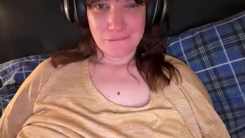 Snapshot of mossy_mommy chatting on May 2026 12:49:01 AM Mossy Mommy online show from May 2026 12:49:01 AM