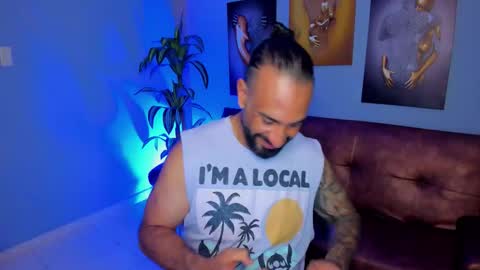 mr_maik22 online show from October 2025 06:38:02 PM