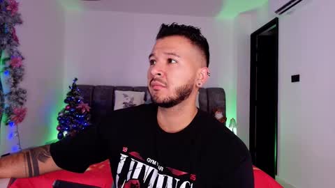 MIKEE online show from December 2025 03:03:01 AM