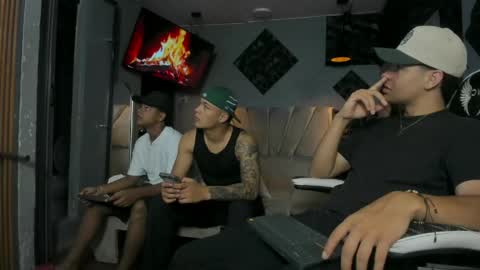 mr_mois online show from April 2026 05:54:01 AM