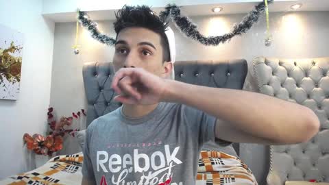 Snapshot of mr_williseo chatting on January 2025 08:02:01 PM williseo online show from January 2025 08:02:01 PM