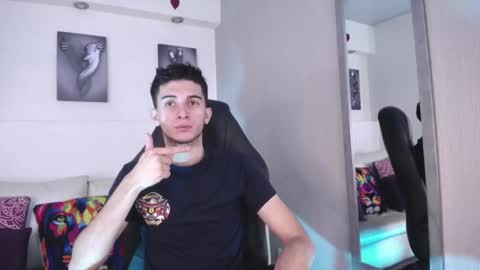 Snapshot of mr_williseo chatting on March 2025 07:43:02 PM williseo online show from March 2025 07:43:02 PM