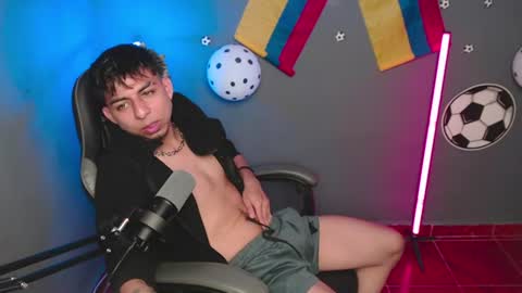 Snapshot of mralpha_latino chatting on July 2026 07:23:02 AM Alpha LATINO online show from July 2026 07:23:02 AM
