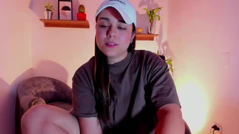 Laura online show from February 2025 04:58:01 AM