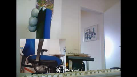 MrJohnsen1975 online show from February 2026 12:01:02 PM