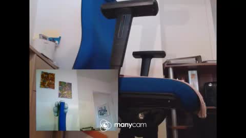 MrJohnsen1975 online show from April 2026 05:12:02 PM