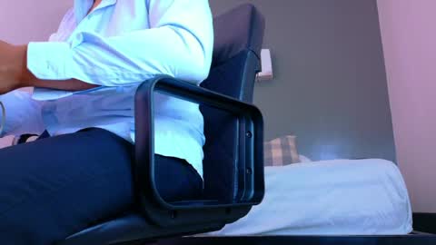 Snapshot of mrfox__ chatting on May 2026 07:55:02 PM Mr Fox online show from May 2026 07:55:02 PM