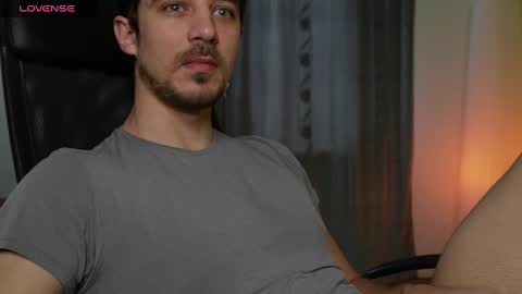 Snapshot of mrgreeneyes01 chatting on January 2025 06:46:01 AM juan luis online show from January 2025 06:46:01 AM