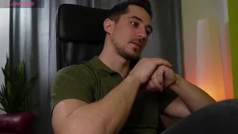 Snapshot of mrgreeneyes01 chatting on February 2025 10:48:02 AM juan luis online show from February 2025 10:48:02 AM