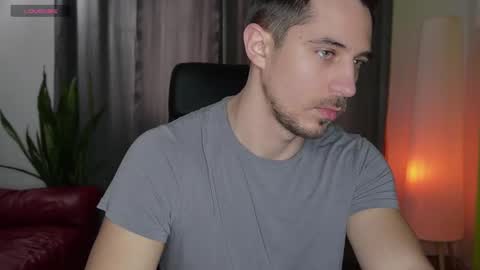 Snapshot of mrgreeneyes01 chatting on February 2025 06:54:01 AM juan luis online show from February 2025 06:54:01 AM