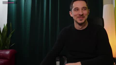 Snapshot of mrgreeneyes01 chatting on February 2025 08:42:01 PM juan luis online show from February 2025 08:42:01 PM