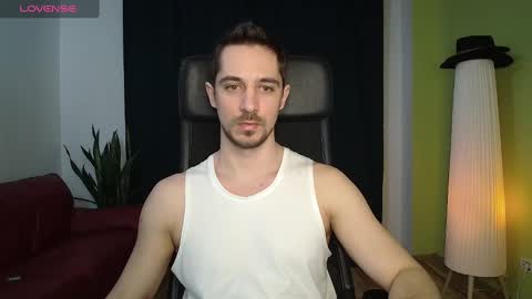 Snapshot of mrgreeneyes01 chatting on February 2025 06:53:01 PM juan luis online show from February 2025 06:53:01 PM