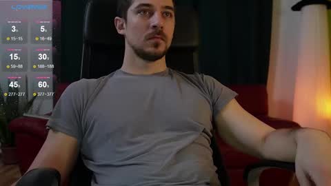 Snapshot of mrgreeneyes01 chatting on March 2025 01:07:01 PM juan luis online show from March 2025 01:07:01 PM