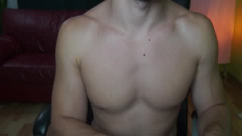 Snapshot of mrgreeneyes01 chatting on September 2025 06:46:01 AM juan luis online show from September 2025 06:46:01 AM